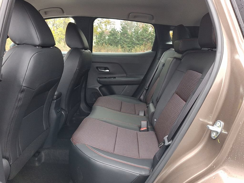 New 2026 Nissan Kicks SR w/ Cold Weather Package AWD/4WD image 9