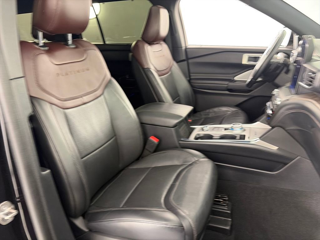 Certified 2020 Ford Explorer Platinum w/ Premium Technology Package AWD/4WD image 32