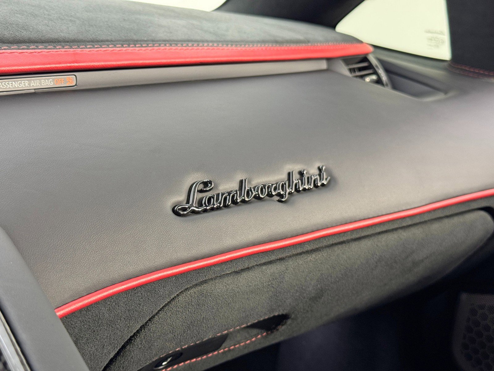 Used 2017 Lamborghini Aventador S image 38