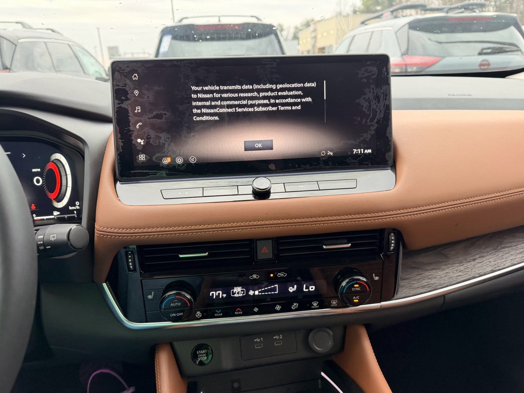 Used 2025 Nissan Rogue Platinum w/ Platinum Premium Package image 11