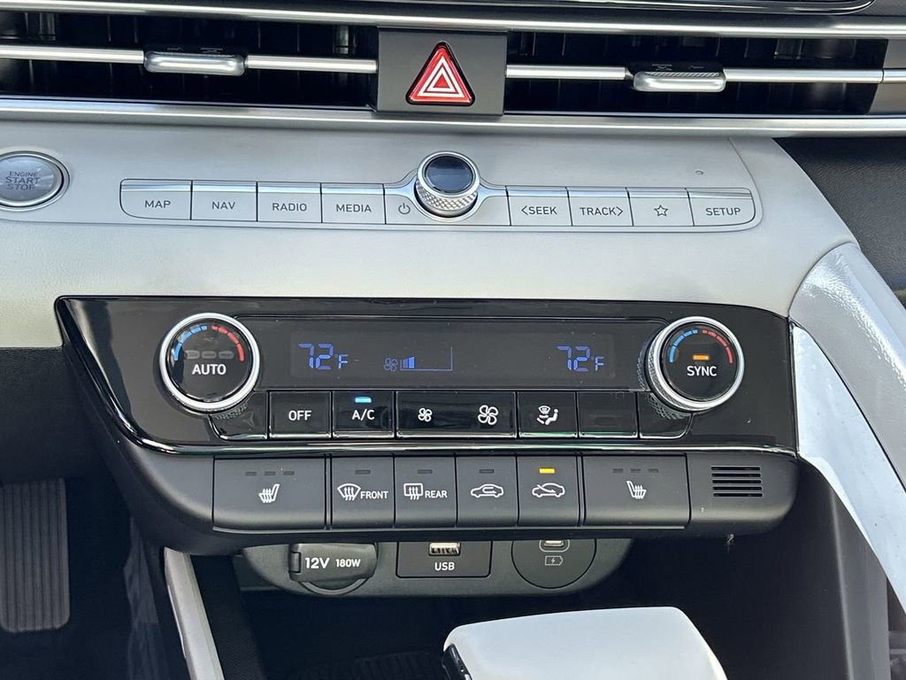 New 2025 Hyundai Elantra Limited image 25