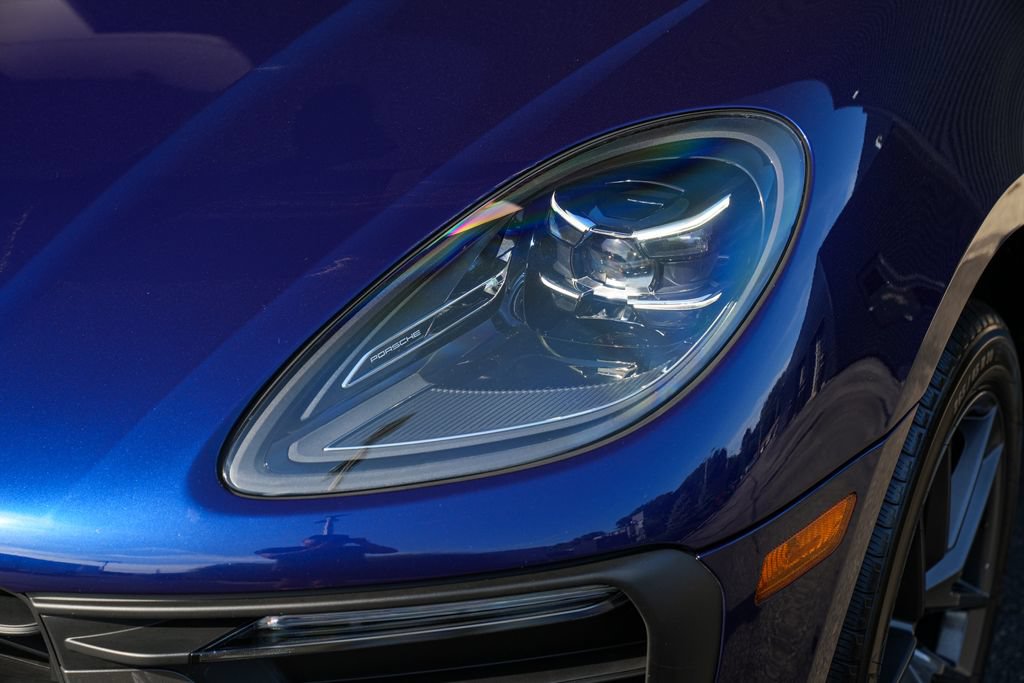 Certified 2026 Porsche Macan Turbo AWD/4WD image 7