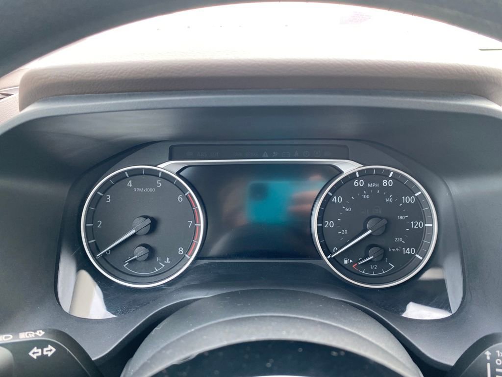 Used 2023 Nissan Rogue SV image 30