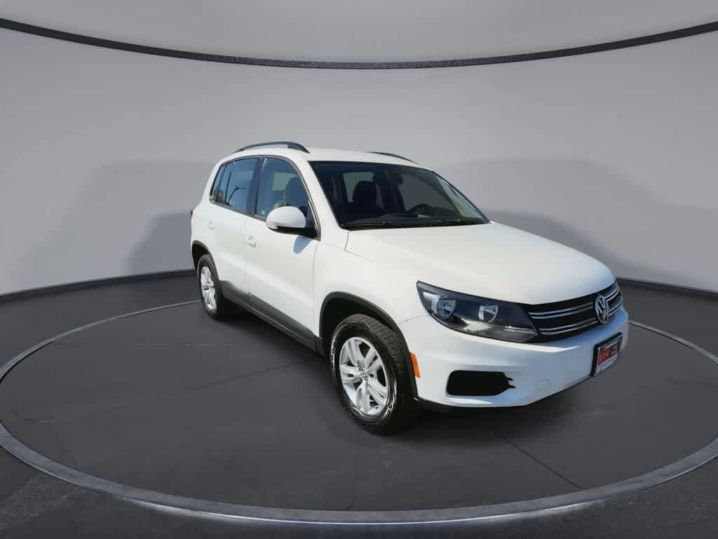 Used 2016 Volkswagen Tiguan S FWD image 2