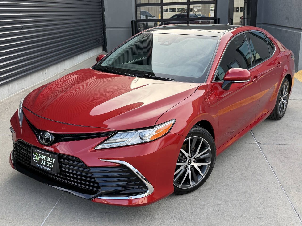 Used 2024 Toyota Camry XLE w/ Navigation Package AWD/4WD image 2