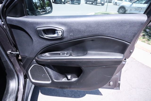 Used 2018 Jeep Compass Latitude w/ Cold Weather Group AWD/4WD image 46