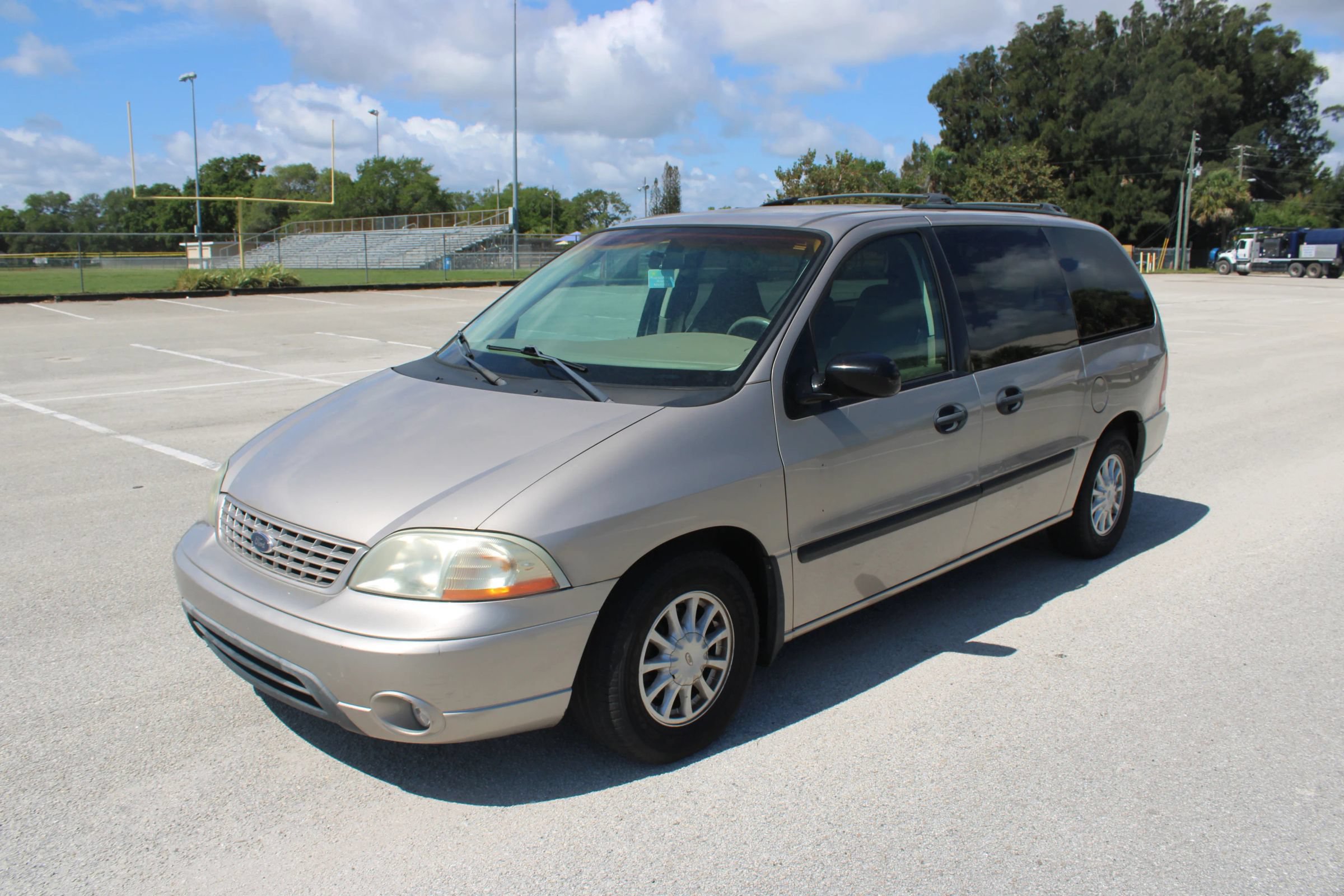 Used 2003 Ford Windstar LX FWD image 4
