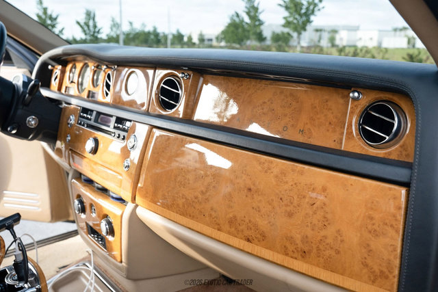Used 2005 Rolls-Royce Phantom Sedan RWD image 56