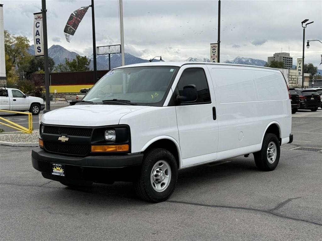 Used 2015 Chevrolet Express 2500 RWD image 3