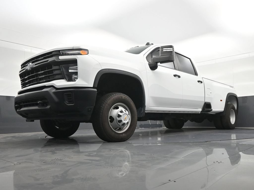 Used 2025 Chevrolet Silverado 3500 W/T AWD/4WD image 23