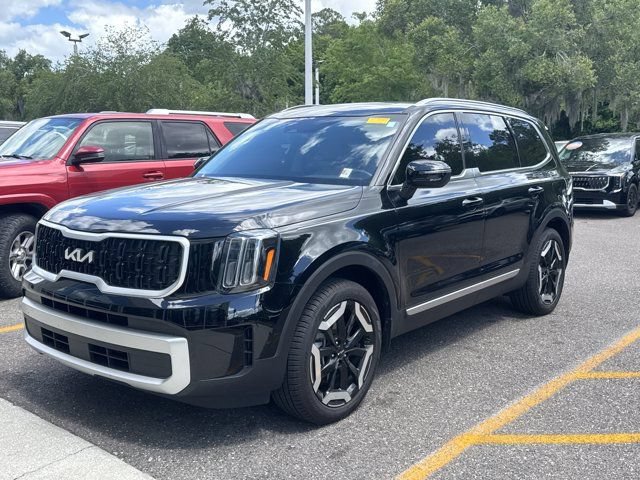 Used 2025 Kia Telluride EX FWD image 3