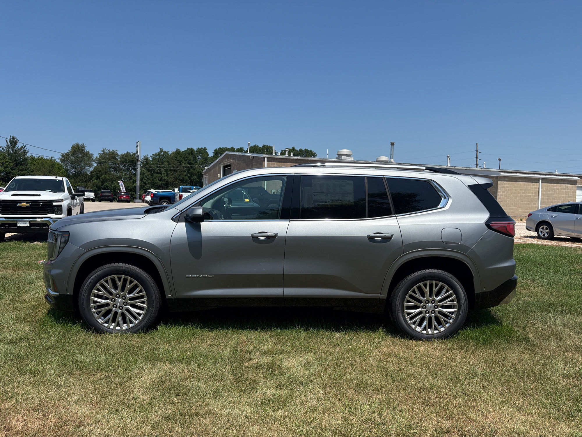 New 2026 GMC Acadia Denali w/ Super Cruise Package FWD image 2