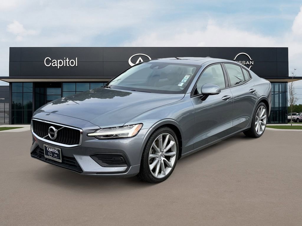 Used 2020 Volvo S60 T5 Momentum image 1