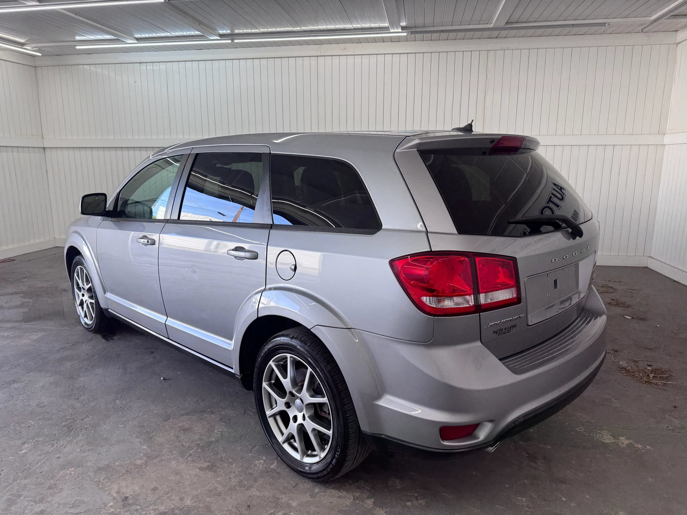 Used 2015 Dodge Journey R/T w/ Flexible Seating Group FWD image 7