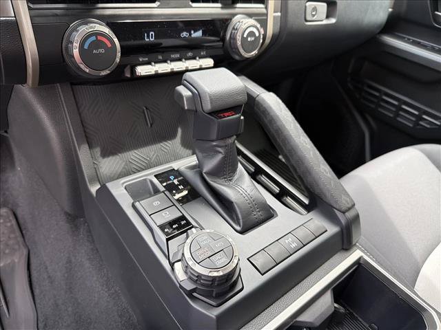 Used 2025 Toyota Tacoma TRD Off-Road AWD/4WD image 22