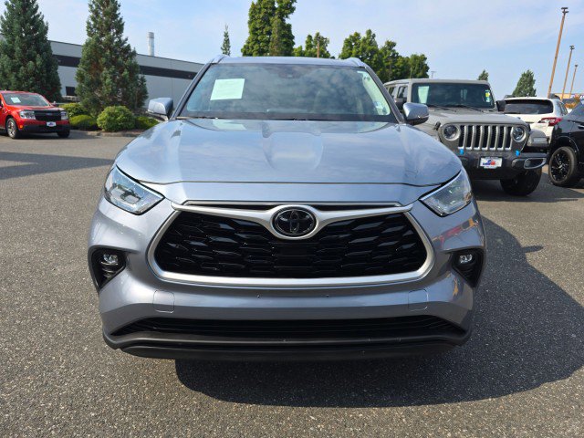 Used 2021 Toyota Highlander XLE image 9