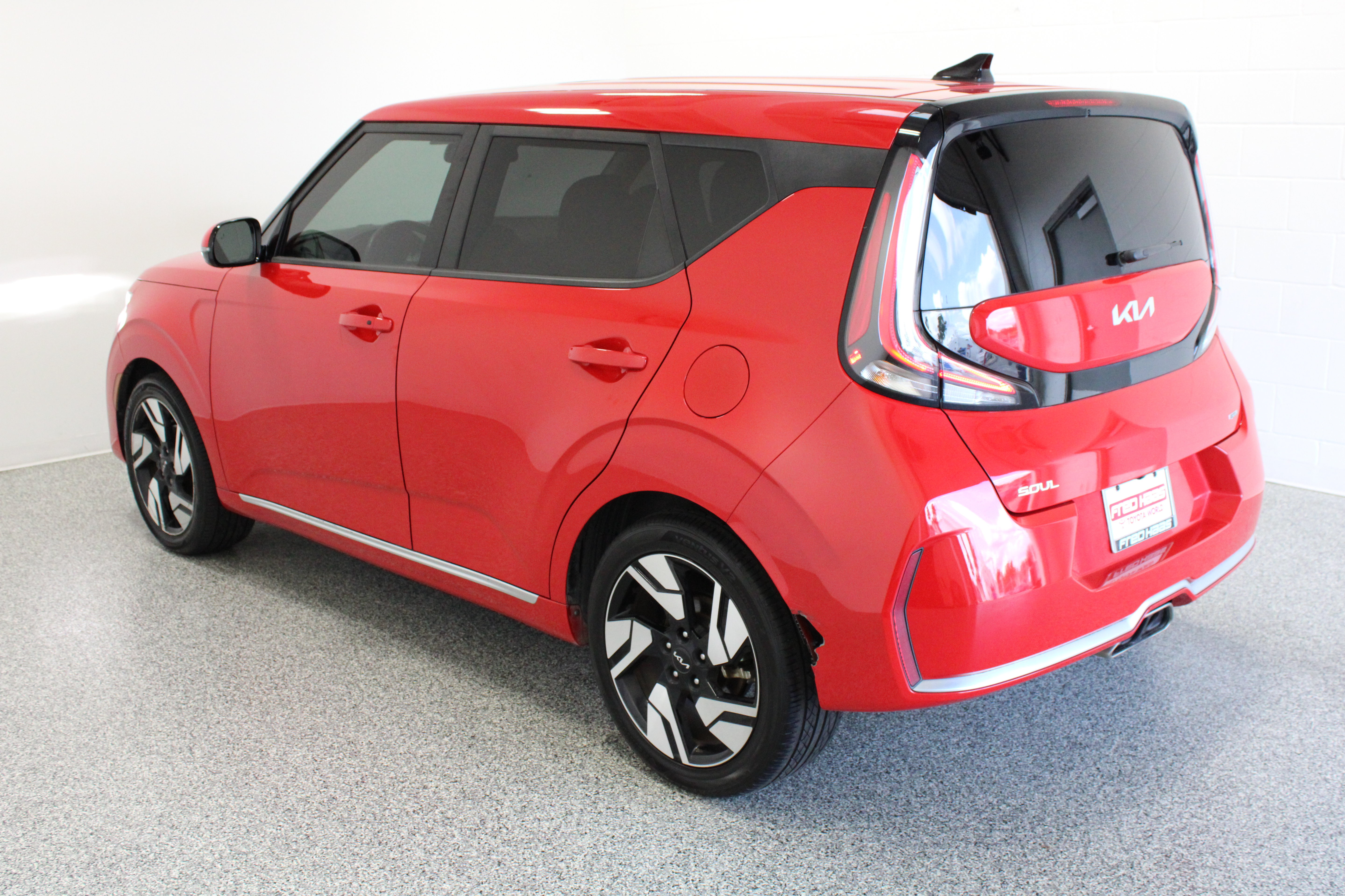 Used 2023 Kia Soul GT-Line w/ GT-Line Technology Package FWD image 9