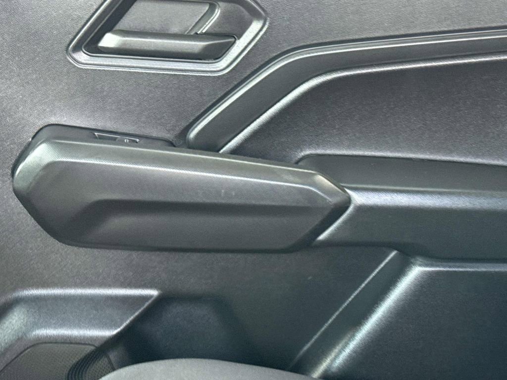 Used 2024 Chevrolet Colorado W/T image 18
