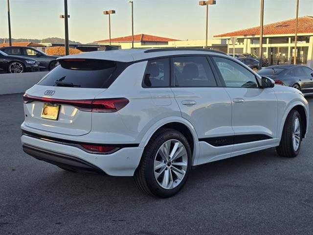 New 2025 Audi Q6 e-tron Premium Plus image 3