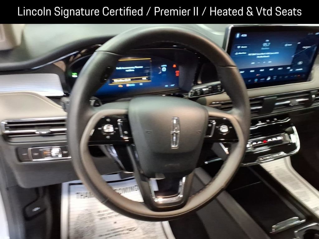 Used 2025 Lincoln Corsair AWD w/ Equipment Group 101A image 18