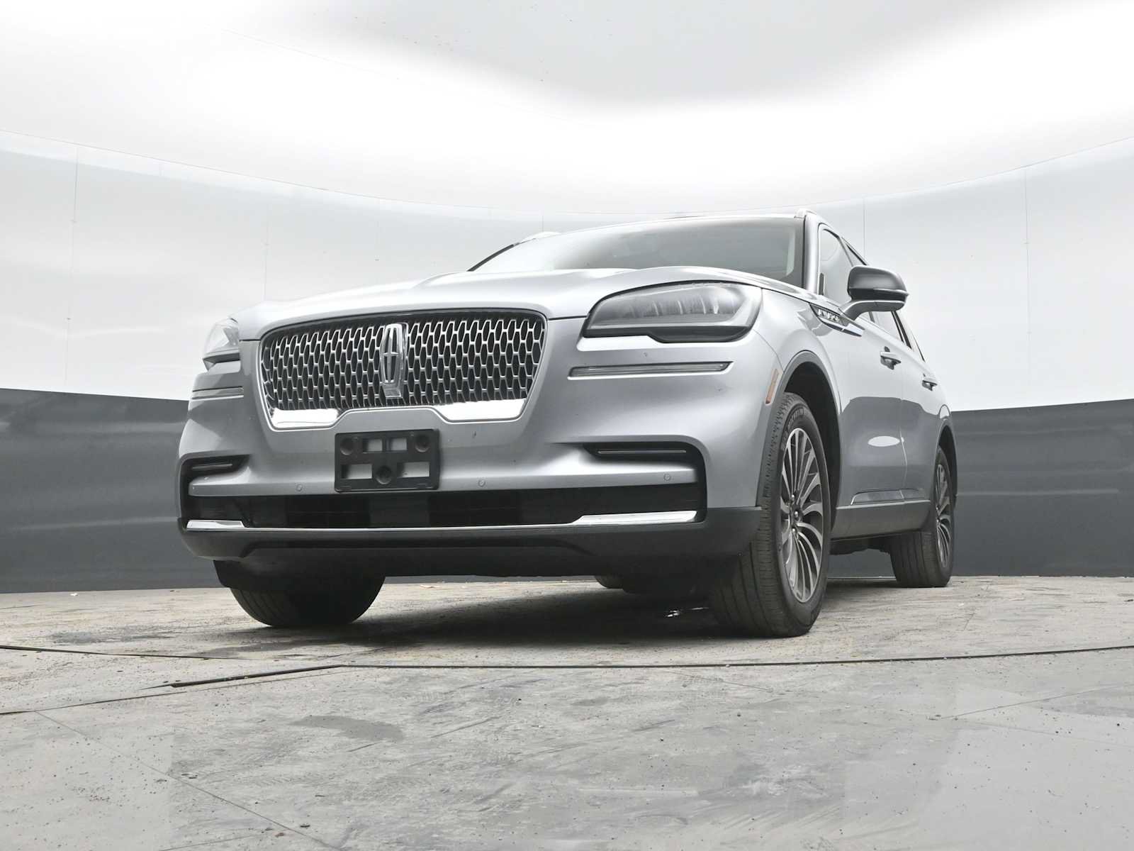 Used 2023 Lincoln Aviator AWD w/ Premium Package image 25
