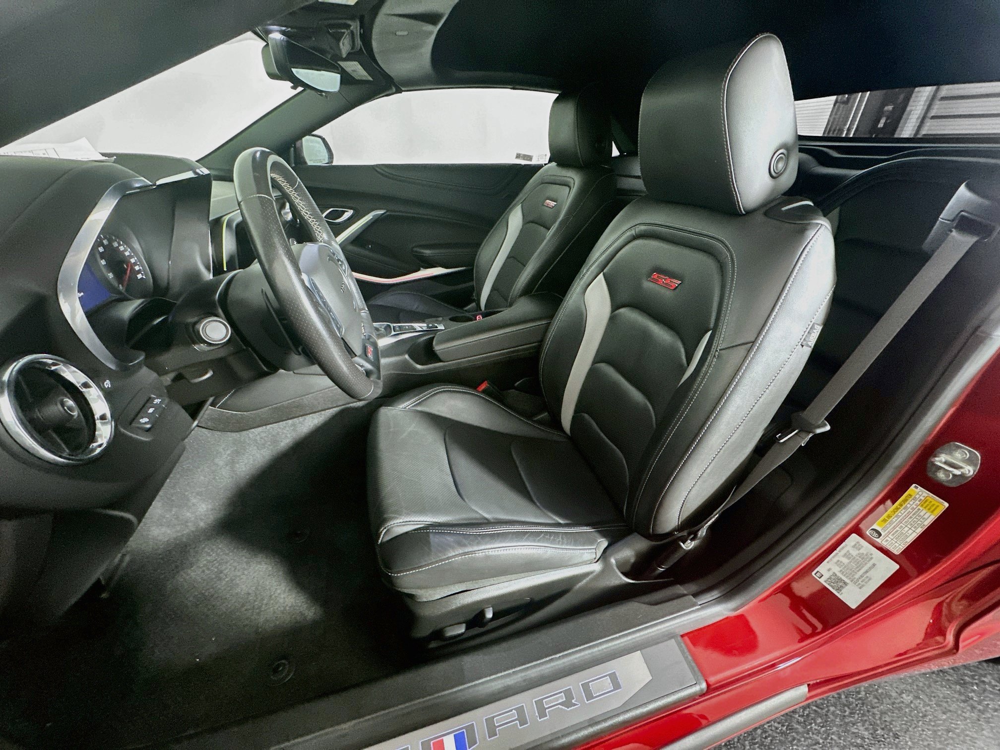 Used 2022 Chevrolet Camaro SS RWD image 13
