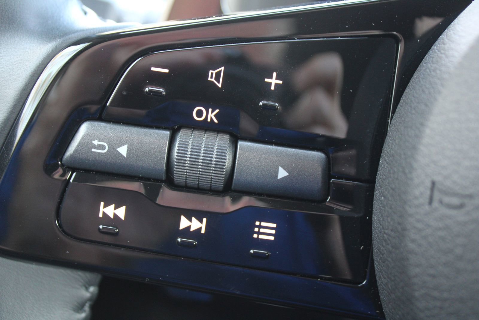 Used 2024 Nissan Z Performance w/ Floor Mat Package image 24