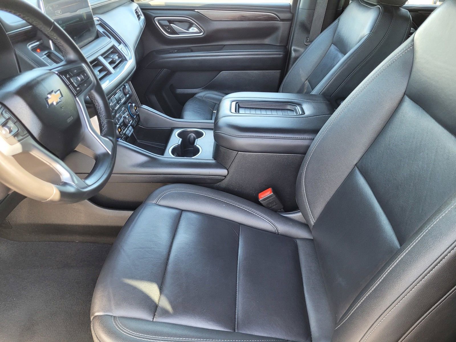 Used 2024 Chevrolet Suburban LT image 16