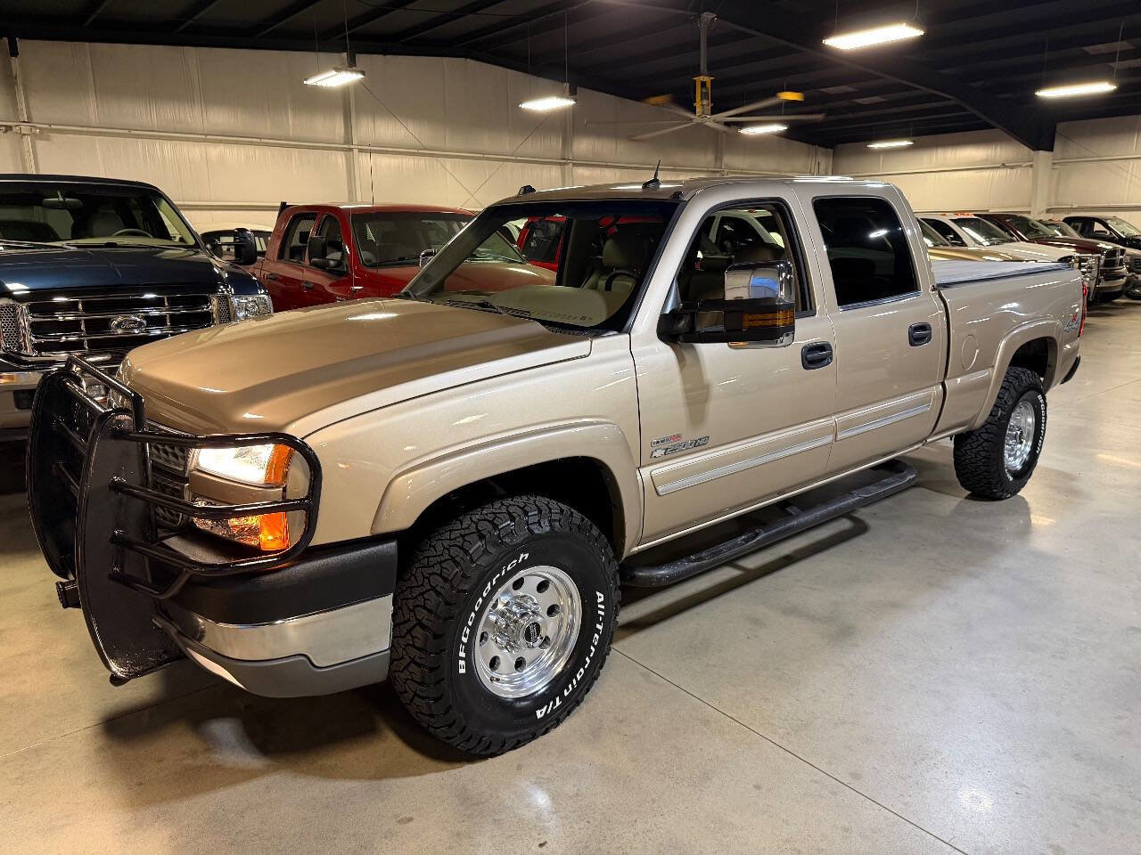 Used 2005 Chevrolet Silverado 2500 LT w/ Heavy-Duty Power Package AWD/4WD image 4