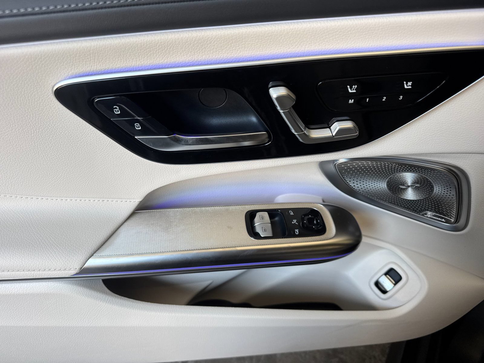 New 2027 Mercedes-Benz CLE 300 4MATIC Coupe image 11