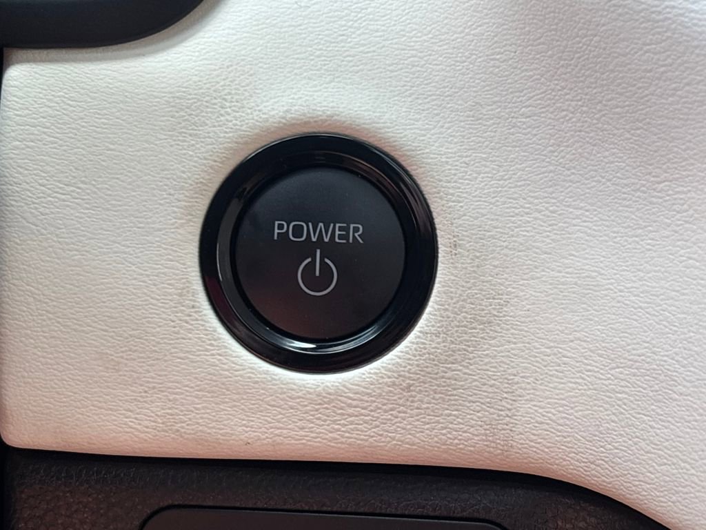 Used 2025 Toyota Sequoia Capstone image 20