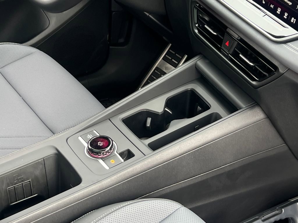 New 2026 Volkswagen Tiguan SE R-Line image 12