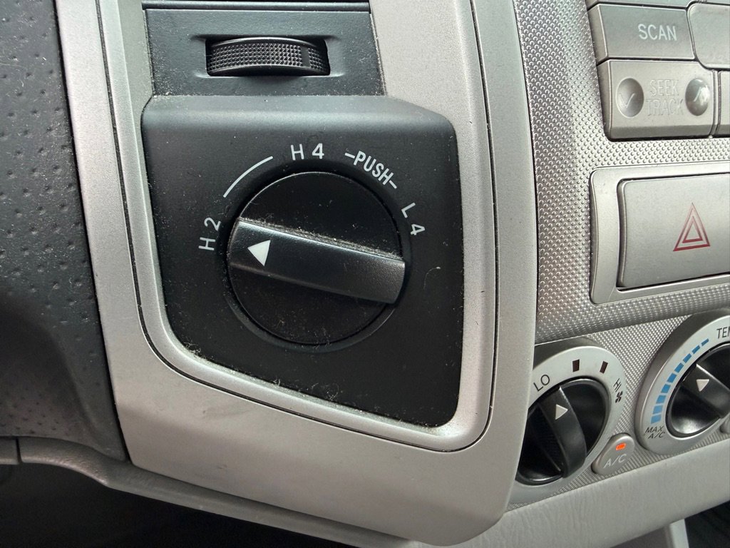 Used 2011 Toyota Tacoma 4x4 Double Cab image 11