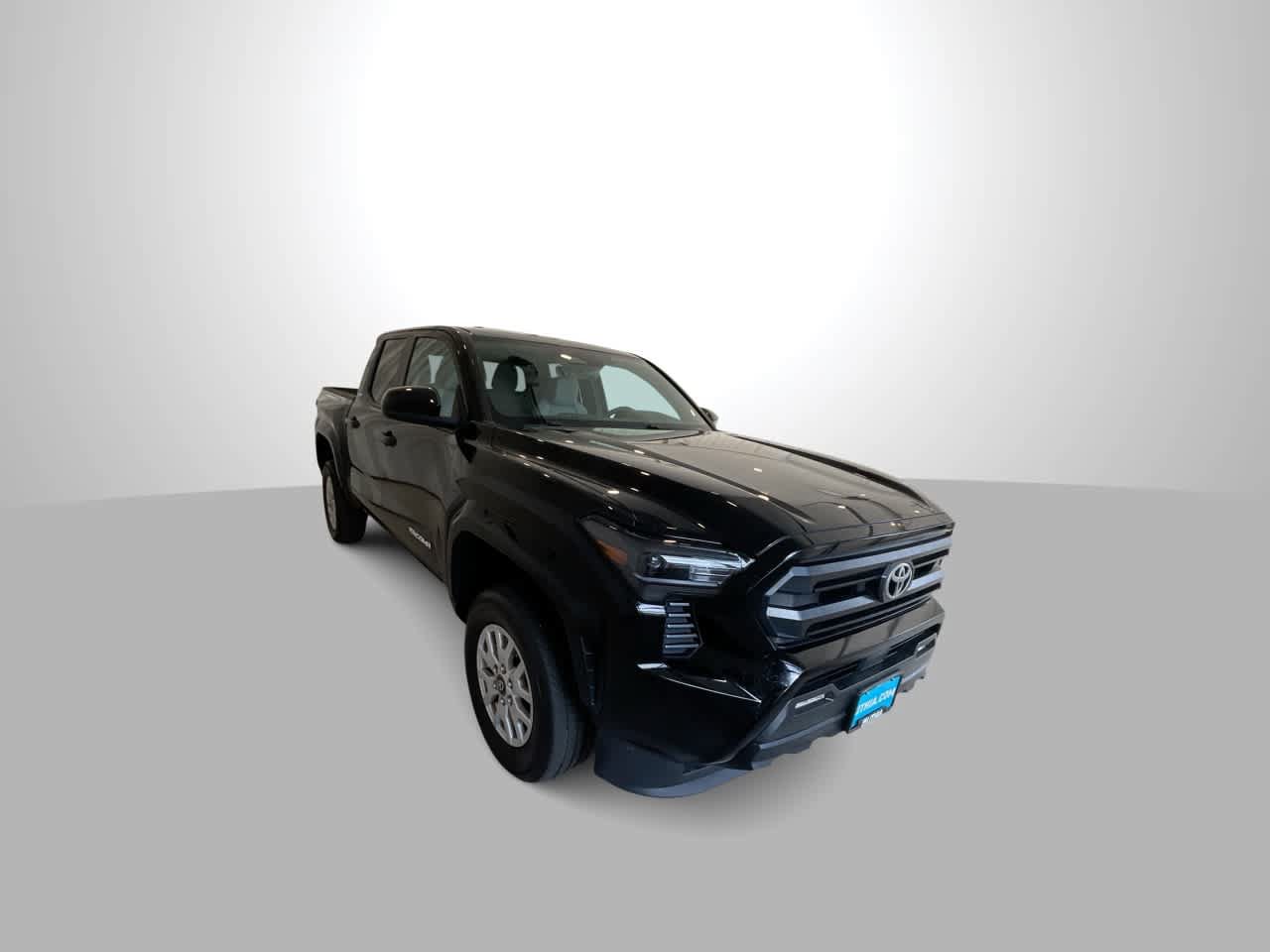 Used 2024 Toyota Tacoma SR5 AWD/4WD image 2