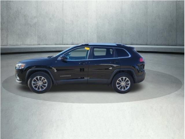 Used 2019 Jeep Cherokee Latitude Plus w/ Cold Weather Group AWD/4WD video 2