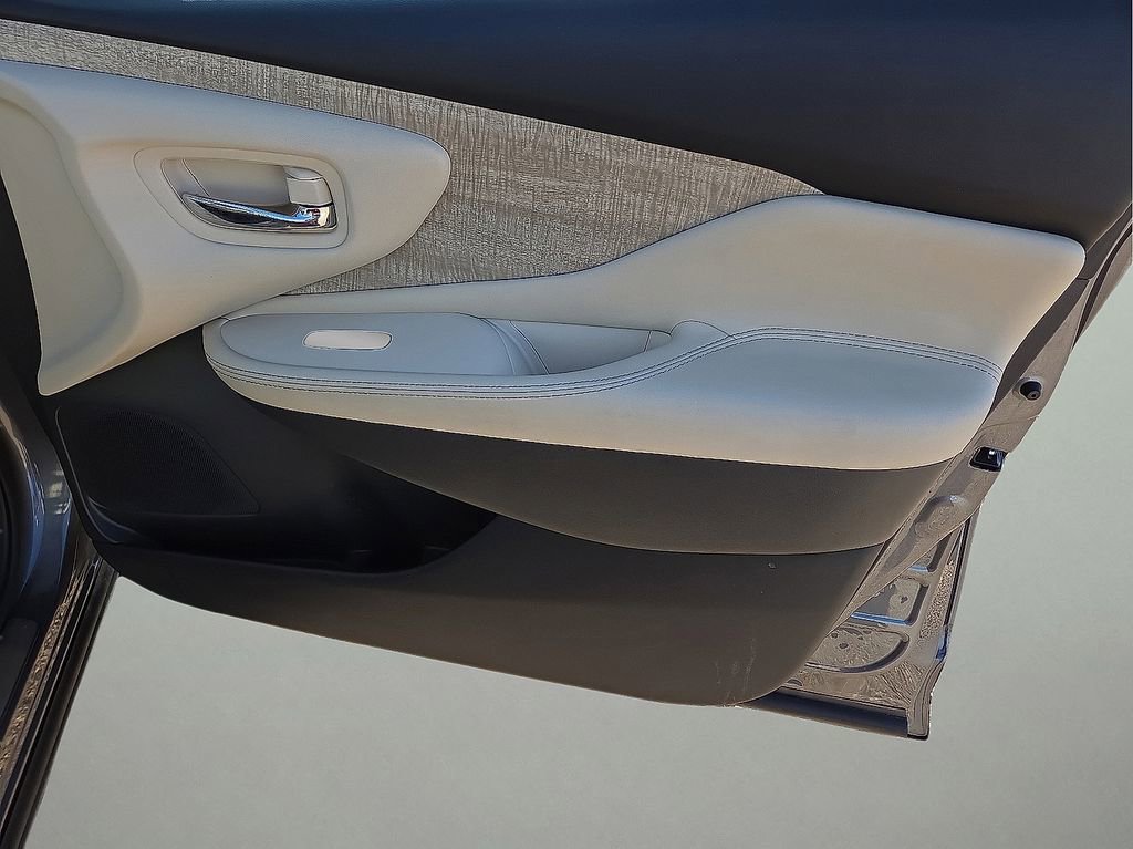 Used 2023 Nissan Murano SL w/ SL Moonroof Package image 16
