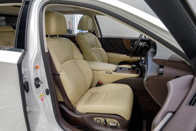Used 2018 Lexus LS 500 w/ Accessory Package (Z1) RWD image 49