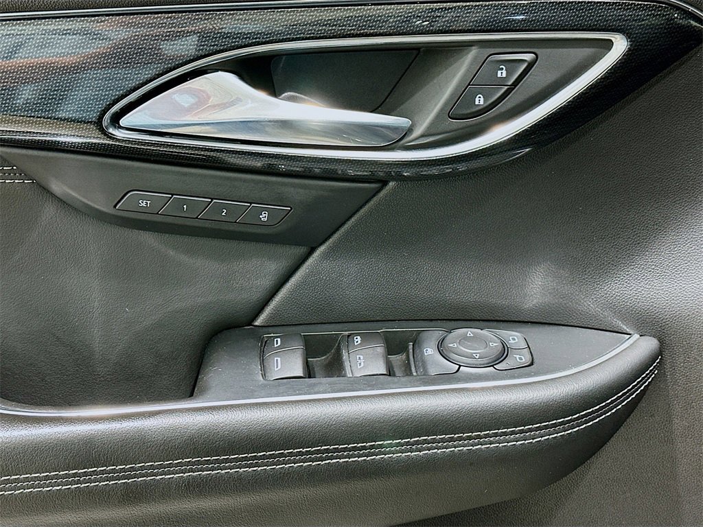 Used 2022 Buick Envision Essence w/ Technology Package I image 18