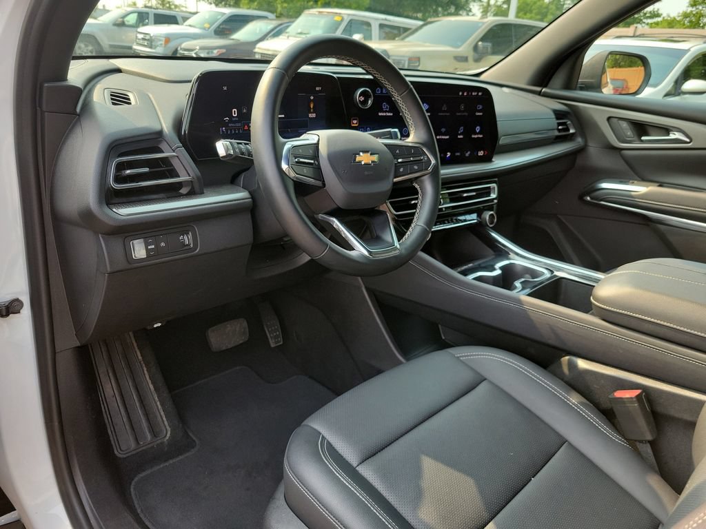 Used 2026 Chevrolet Traverse LT FWD image 23