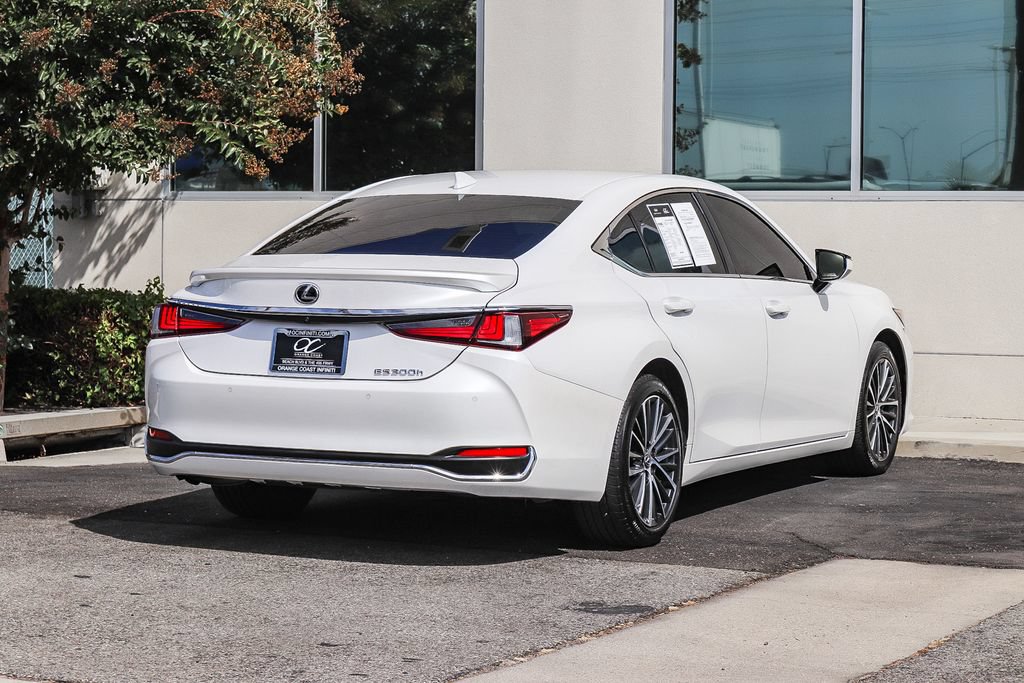 Used 2025 Lexus ES 300h w/ Premium Package FWD image 8