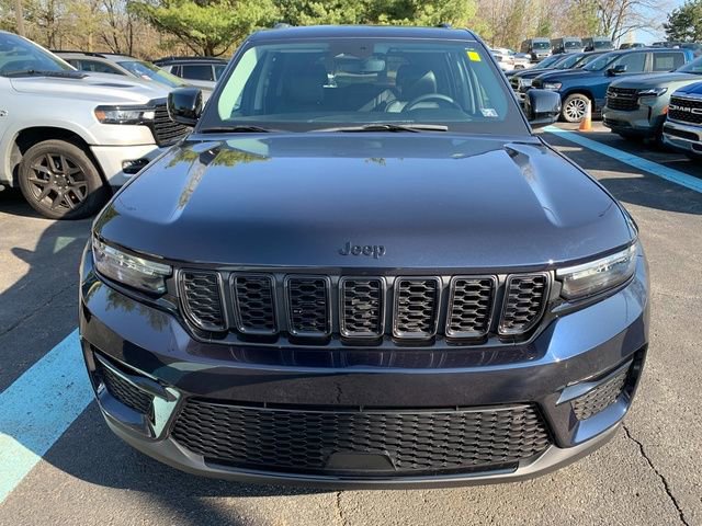 Used 2024 Jeep Grand Cherokee Limited w/ Black Appearance Package image 9