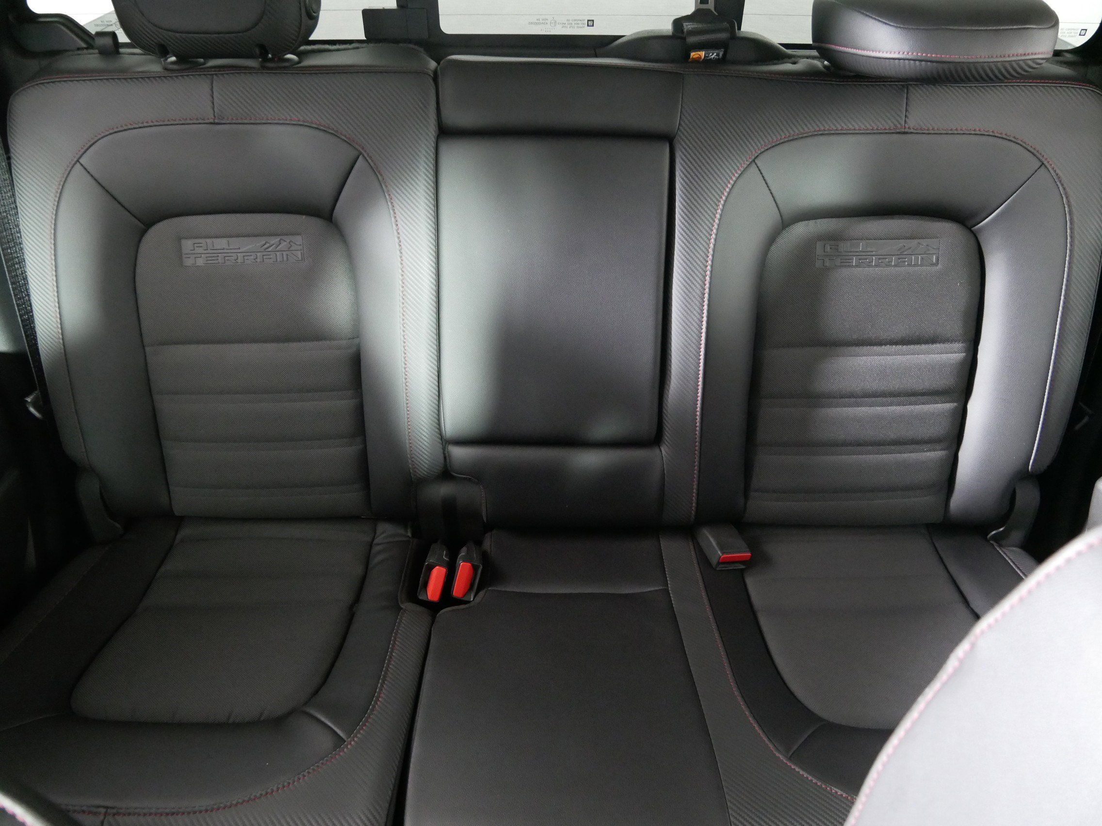 Used 2015 GMC Canyon SLE w/ All-Terrain Package image 13