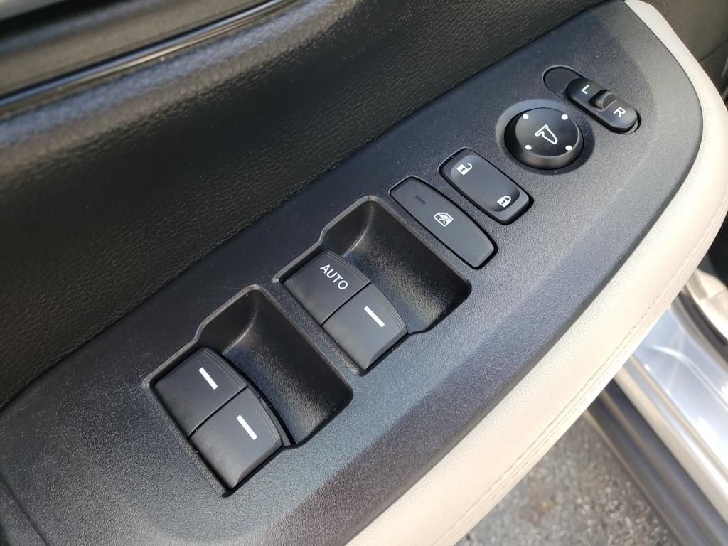 Used 2023 Honda HR-V LX image 16