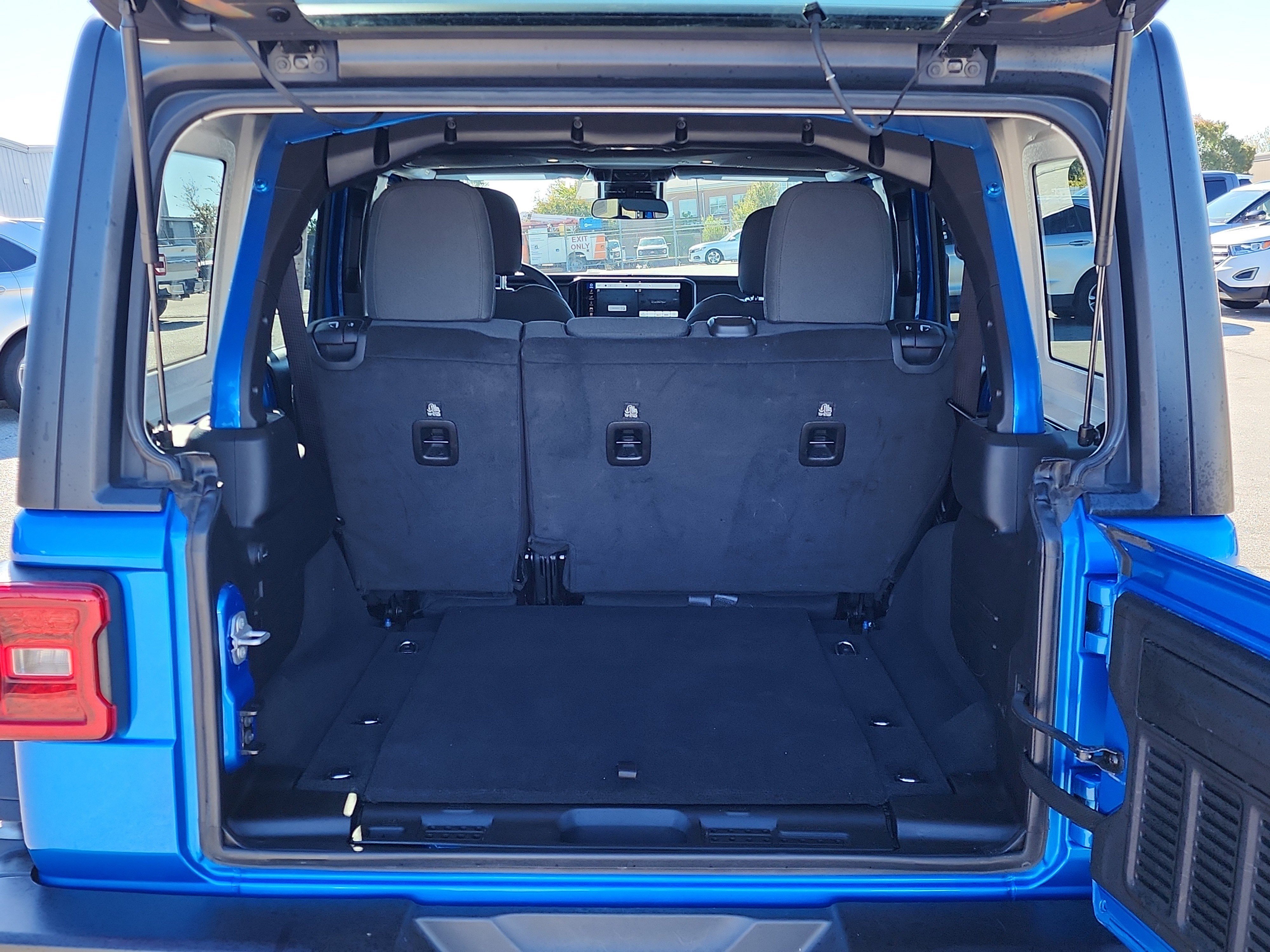 Used 2024 Jeep Wrangler Unlimited Rubicon image 13