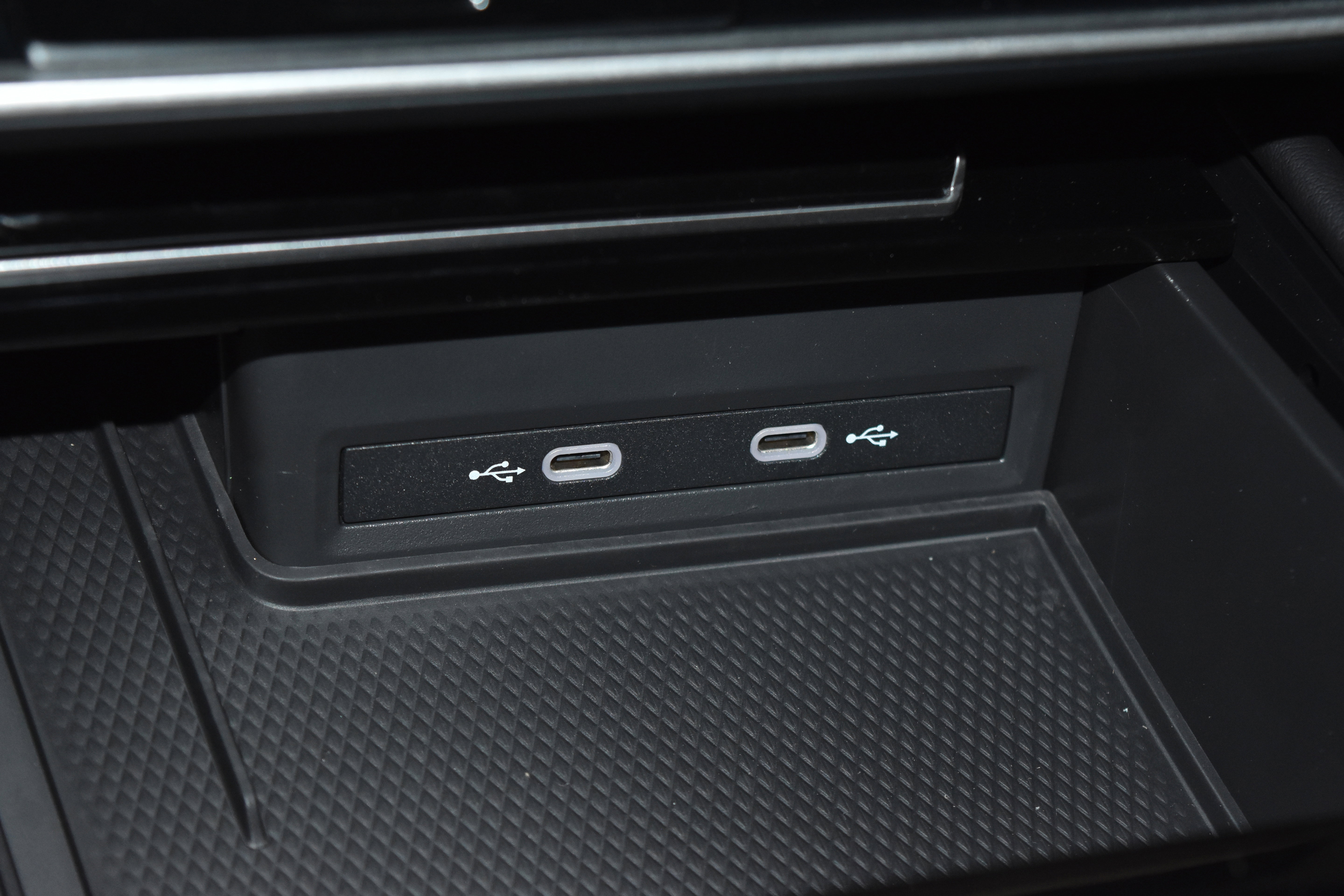 New 2025 Volkswagen Atlas Cross Sport SE image 11