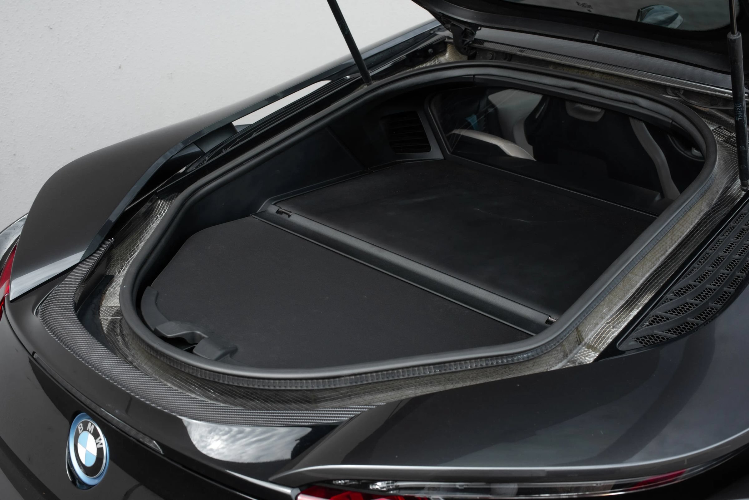 Used 2015 BMW i8 AWD/4WD image 29