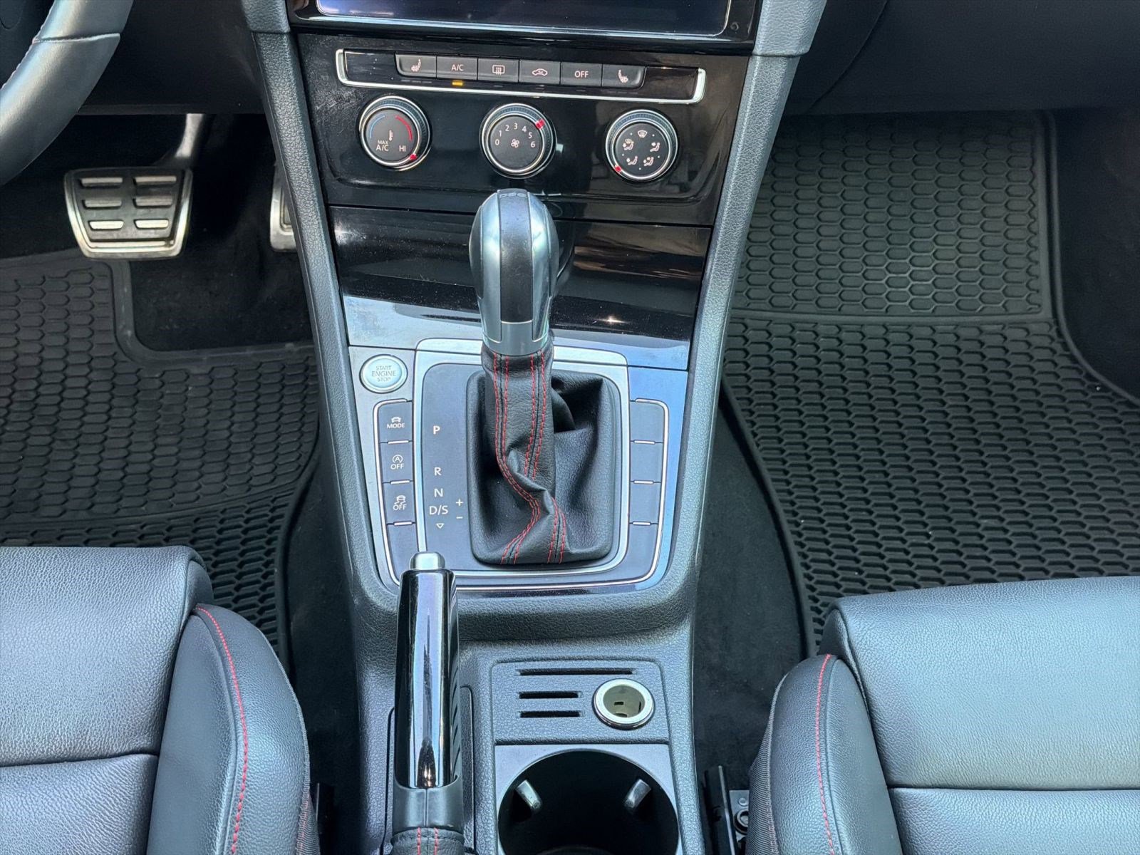 Used 2018 Volkswagen GTI SE w/ SE Leather Package FWD image 17