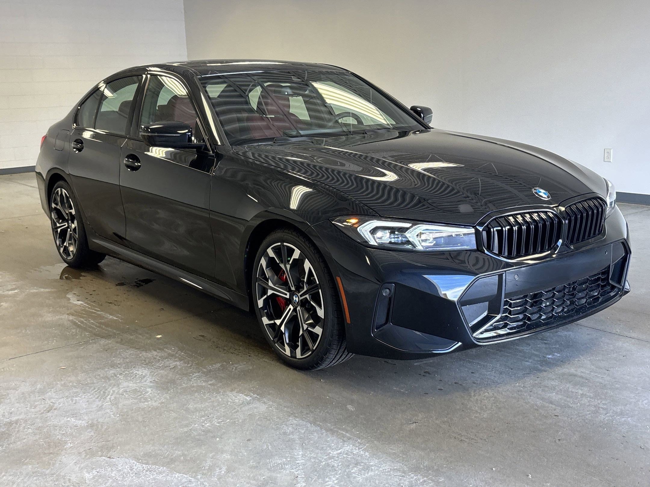 Used 2025 BMW 330i Sedan w/ M Sport Package image 18