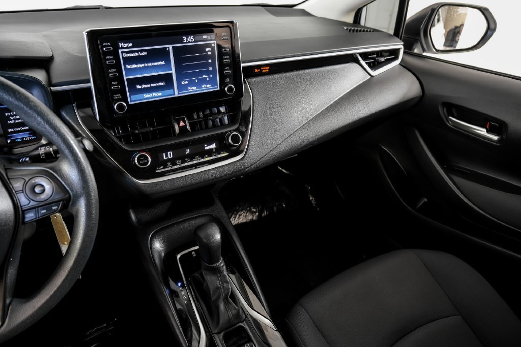 Used 2020 Toyota Corolla LE FWD image 22