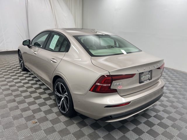 Used 2023 Volvo S60 B5 Plus image 6